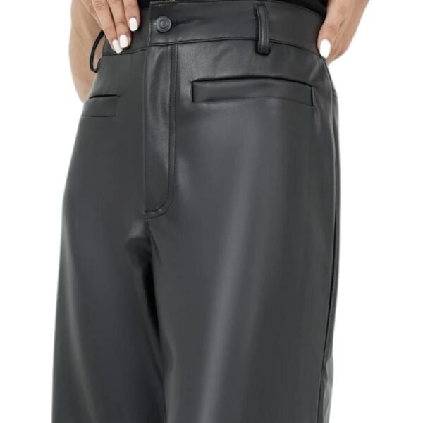 women's black leather pants outfit